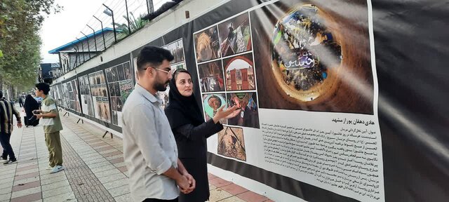 نمایش خیابانی آثار عکاسان برتر کشوری در هشتمین اشکواره سراسری حسینی در آمل