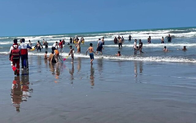 شمار نجاتیافتگان ساحل مازندران به ۳۵۵ نفر رسید