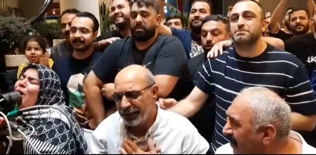 شادی دامنهدار آملیها پس از بازپسگیری تاج و تخت پادشاهی سنگین وزن جهان