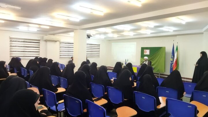 مسئولیت خطیر طلبهها در هدایت جامعه به سوی فهم درست دین است