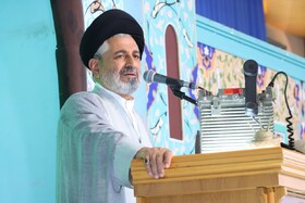 توسعه گردشگری نباید سبب دین‌زدایی شود