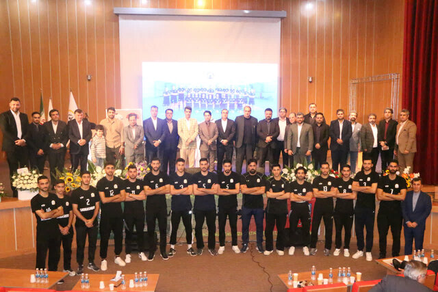 پیراهن تیم والیبال شوکاشور آمل برای لیگ دسته یک کشور رونمایی شد