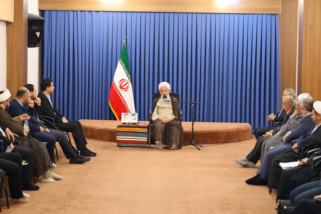 مسئولان بی‌اعتقاد به ارزش‌ها باید از کرسی مدیریت کنار بروند