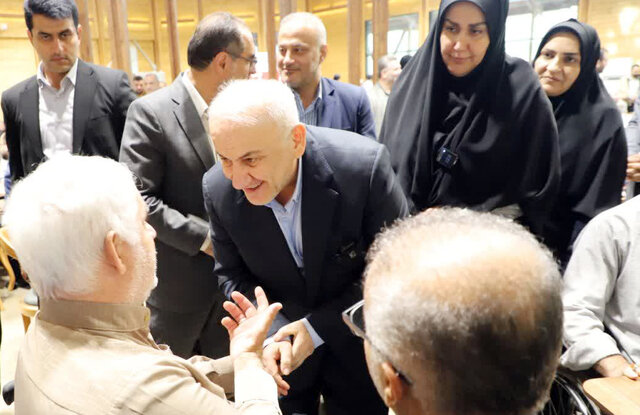 جانبازان ستون‌های استوار عزت و استقلال ایران هستند