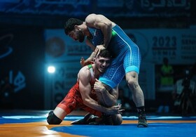 بانک شهر با پلنگ مازندران لیگ برتر کشتی ایران را طوفانی شروع کرد