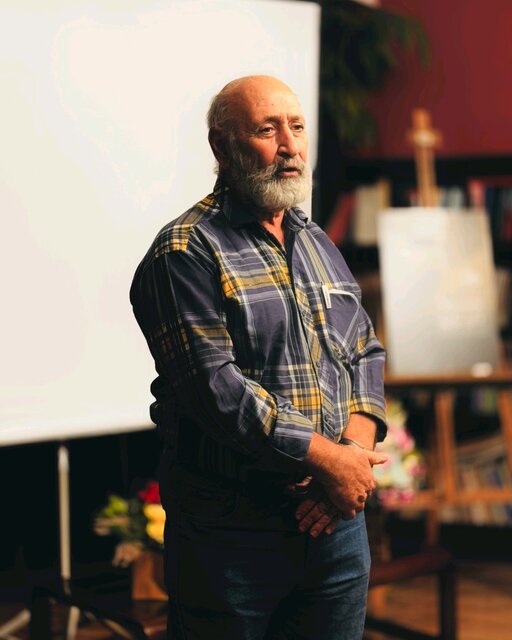 رونمایی از مستند پرتره 《محمد دنیوی》 در ساری؛ تجلیل از هنرمند موسیقی و رادیو