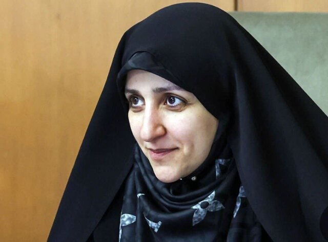  ۸۳ بانو در دولت به‌کار گرفته شده‌اند / زنان ما مستحق موقعیت‌های مدیریتی هستند