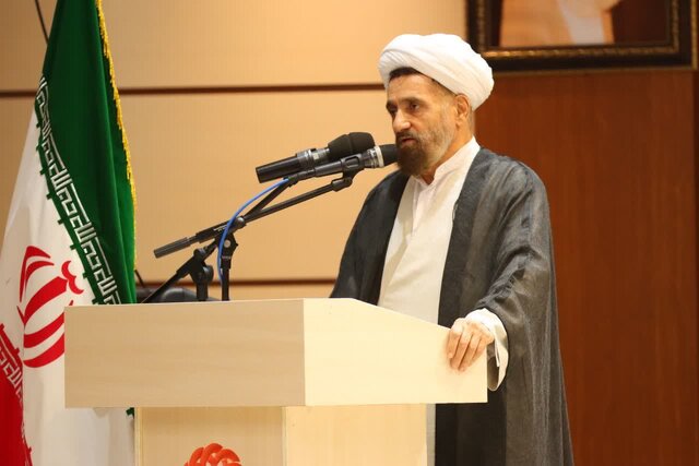 دستگاه قضا به مسئله بانکهای خصوصی ورود کند