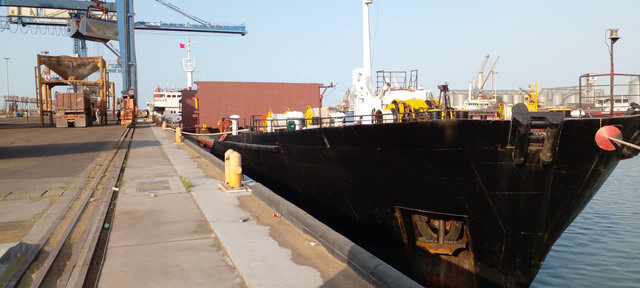 امیرآباد در مدار امنیت غذایی/ سومین کشتی گندم پهلو گرفت