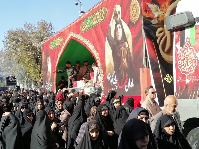  پیکر مطهر ۱۰ شهید گمنام در ساری همزمان با سالروز شهادت حضرت فاطمه (س) تشییع شد