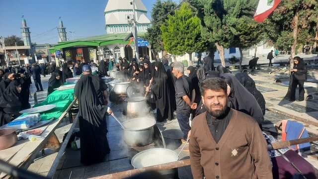 «شیرآش پزان»، آیین کهن زنان آملی برسر سفره بی بی فاطمه زهرا(س)