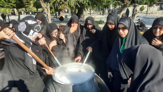 «شیرآش پزان»،  آیین کهن زنان آملی برسر سفره بی بی فاطمه(س)