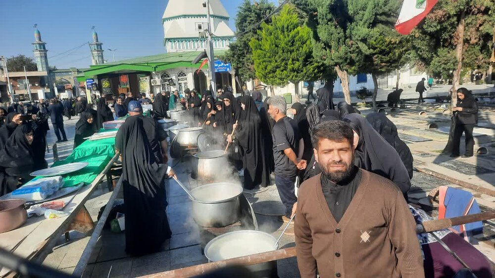 «شیرآش پزان»،  آیین کهن زنان آملی برسر سفره بی بی فاطمه(س)