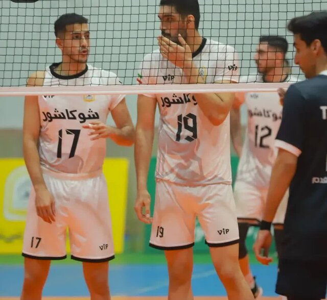 تیم شوکاشور آمل فرصت صدرنشینی لیگ دسته یک والیبال را به همشهری خود تعارف زد!