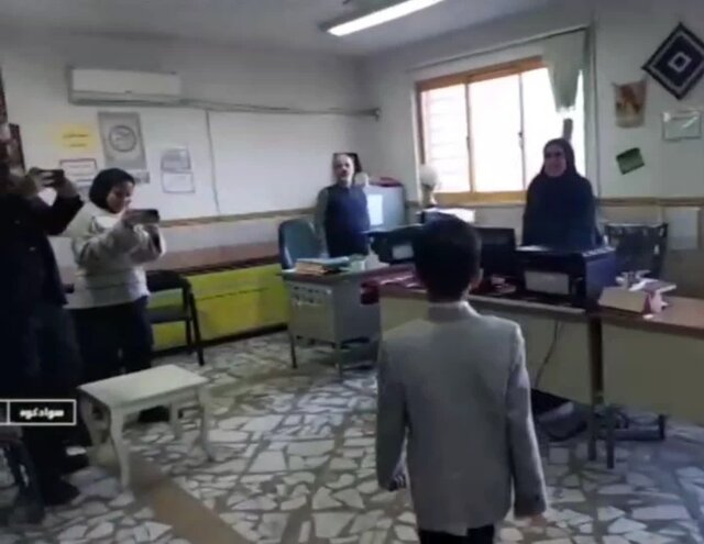 تحقق رویای مدیریت یک روزه/دانش‌آموز ۹ ساله سوادکوهی رئیس آموزش و پرورش شهرستان شد