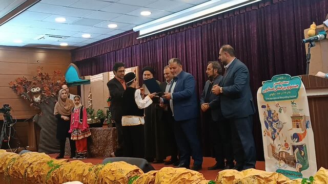 تجربه شادی بدون موبایل با جشنواره قصه‌گویی کانون در مازندران