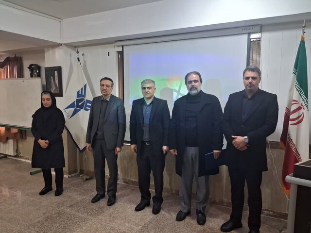 تقویت پژوهشهای مسئلهمحور و تعامل با صنعت