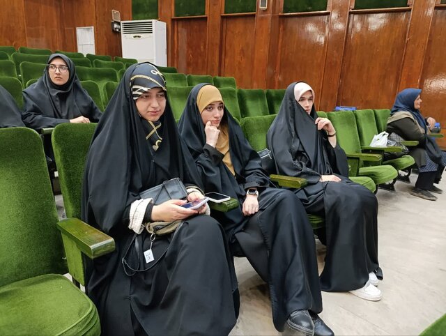 گروههای مخالف و موافق سیاست فیلترینگ و کنترل فضای مجازی را نقد کردند