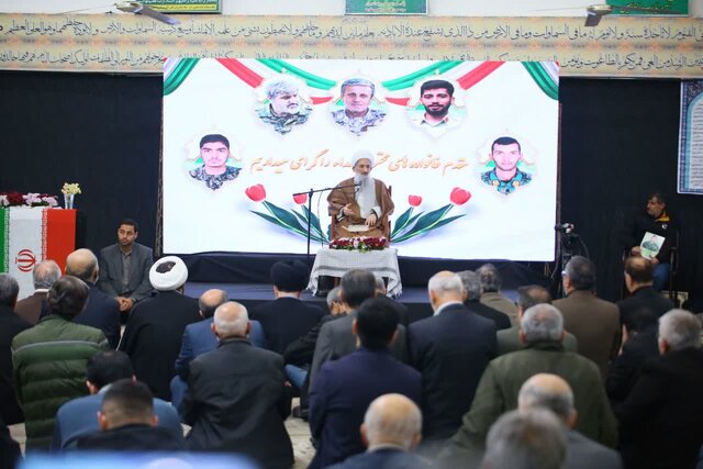 تاکید نماینده ولی فقیه در مازندران بر لزوم پرهیز از دو قطبی شدن جامعه