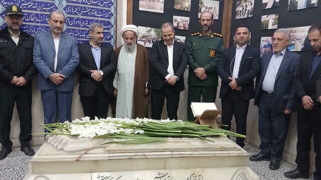 امام جمعه بابل: رهبر انقلاب ترسیم روشنی از ظهور را درقالب انقلاب به جامعه آموخت