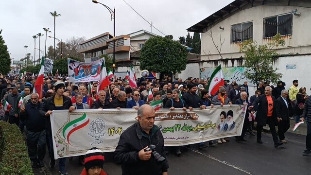 طنین فریاد استقلال در قلب طبرستان/ شکوه حضور مردم مازندران در جشن پیروزی انقلاب