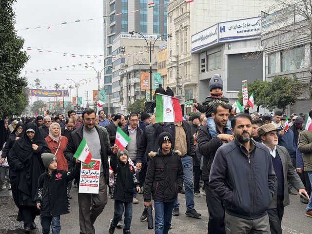 طنین فریاد استقلال در قلب طبرستان/ شکوه حضور مردم مازندران در جشن پیروزی انقلاب