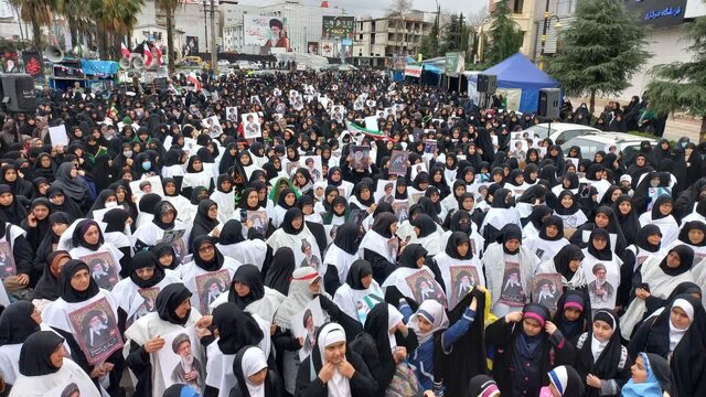 تجمع بانوان کفن پوش آملی به خونخواهی رهبر شهید انقلاب