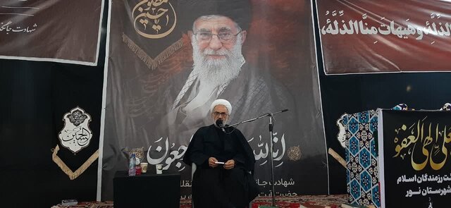 زهد، شجاعت، استقامت وجه مشترک رهبر شهید انقلاب و امیرالمومنین (ع) است