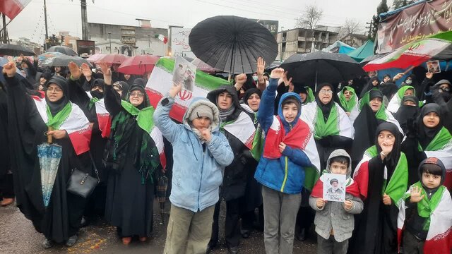 طنین شعار لبیک یا خامنه‌ای در دیار هزار سنگر