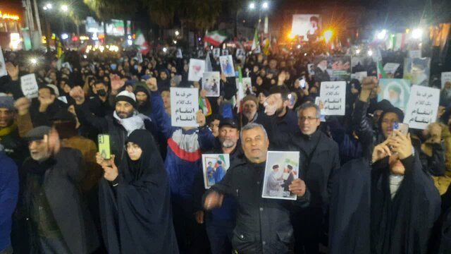ندای لبیک در میدان ۱۷ شهریور آمل/بیعت مردم دیار هزارسنگر با رهبر انقلاب