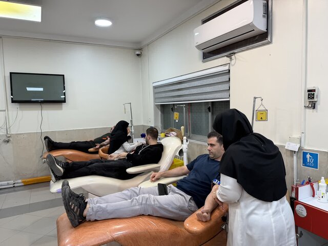 عکس از نگین نصیرایی مراجعه ۱۰ هزار اهداکننده خون به پایگاههای ثابت و سیار انتقال خون مازندران در ماه رمضان