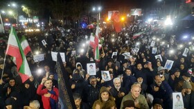خون خواهان رهبرشهید انقلاب زیر سایۀ پرچم ایران/ندای لبیک در میدان ۱۷ شهریور آمل