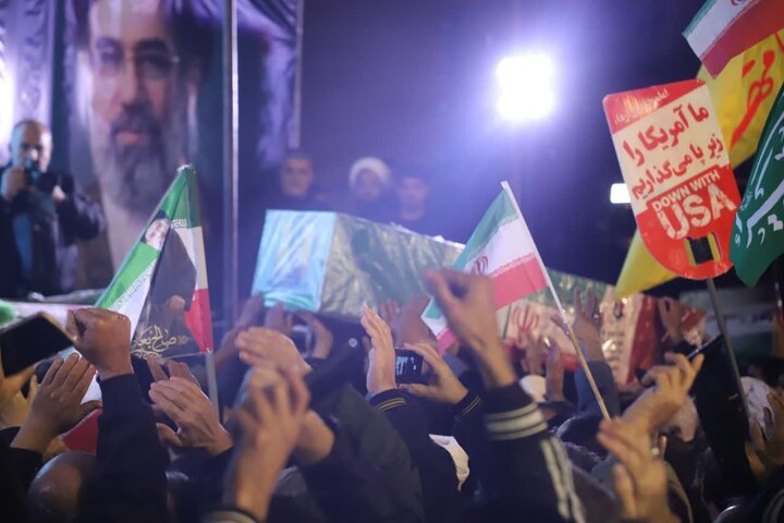 وداع باشکوه مردم دیار علویان با شهدای ناوشکن دنا