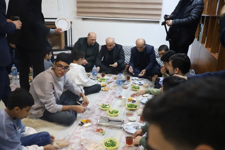 یونسی: ما وارثان راه شهدا هستیم / سالی سرشار از رفاه اقتصادی را برای مردم آرزومندیم