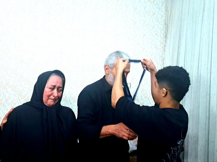 اهدای مدال جهانی به پدر شهید ورزشکار ناوشکن دنا در محمودآباد