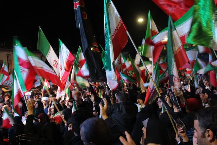 تداوم تجمع خیابانی و راهپیمایی شبانه در مازندران/سیوشش شب سوگواری برای رهبر شهید