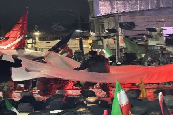 نمایش میدانی «خاک دشمن کُش» در اجتماع مردمی شهرستان نور اجرا شد