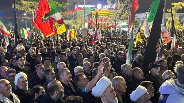 «مازندران مقتدر» وفادار به انقلاب/ حمایت از نیروهای مسلح در سی و سومین شب متوالی