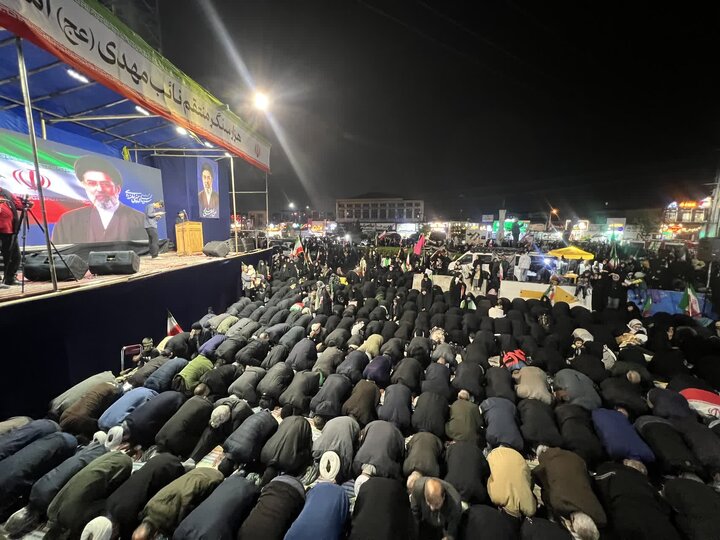 تداوم میدان داری مردم مازندران در بیعت با رهبری/ ۴۲ شب سوگواری در شهادت رهبر