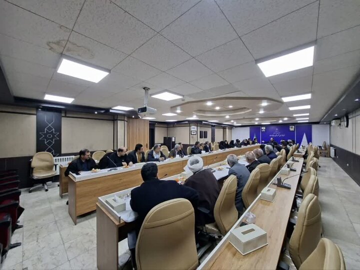 ملت ایران به دور از نگاههای سیاسی، در میدان حضور دارند/ اقدامات موثر دولت در جنگ