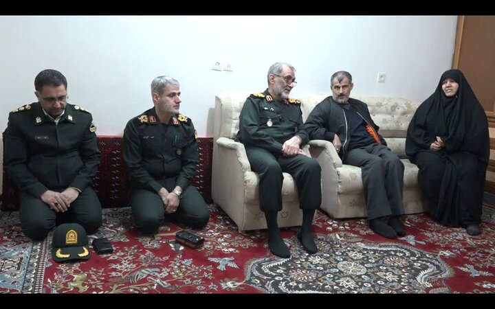 جانشین فرمانده کل فراجا: شهادت موجب عزت و سربلندی انسان، خانواده و وطن است