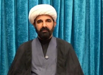 یک استاد حوزه  دانشگاه: دشمن می‌خواهد بین مردم و مسئولان تفرقه ایجاد کند