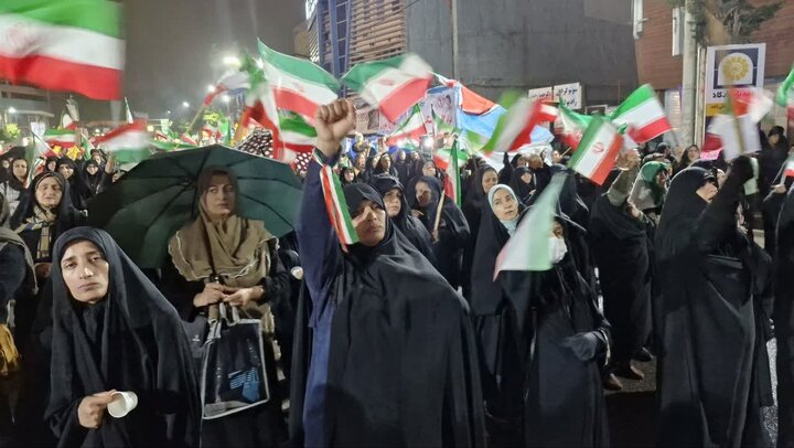 ملت ایران ریشه در هویت حسینی دارد و تسلیم زور نمی‌شود