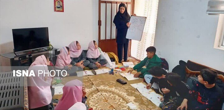 ضعف اینترنت، ادامه آموزش دانش آموزان ابتدایی را به منازل معلمان منتقل کرد