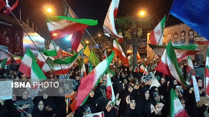معاون نیروی دریایی سپاه: دست به ماشه‌ایم/ تنگه هرمز بسته شد و آمریکا نتوانست باز کند