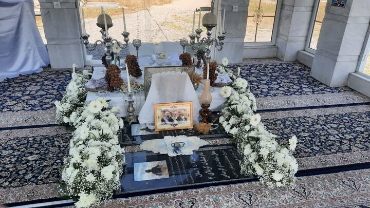 عقد زوج جوان بابلی در کنار مزار دو شهید غواص خوشنام در گنج‌افروز