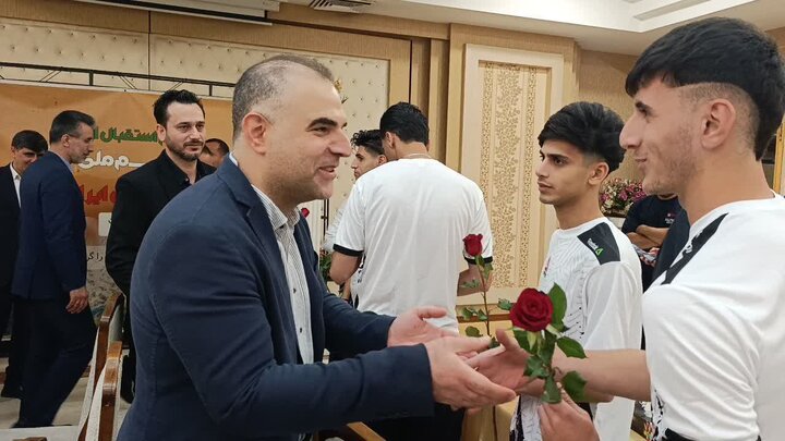 مراسم استقبال از تیم ملی مینی فوتبال ایران در شهرستان میاندورود برگزار شد