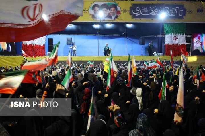ایستاده در بزنگاه تاریخ‌/ خرمشهر تا مازندران، روایت یک ملت‌ وقتی که‌ پای وطن در میان باشد