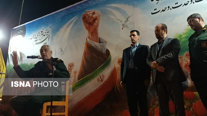 ایستاده در بزنگاه تاریخ‌/ خرمشهر تا مازندران، روایت یک ملت‌ وقتی که‌ پای وطن در میان باشد