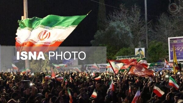 مازندران در شب نود و یکم هم ایستاد/ تاکید مردم بر مقاومت در مقابل جبهه کفر